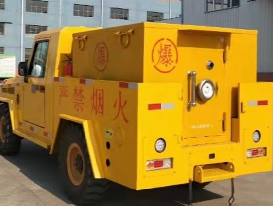 兴化凯龙爆破器材运输车：保障爆破任务的安全运行