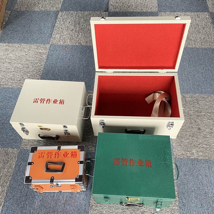 兴化爆破工程作业箱如何选择？玻璃钢与传统材质的全面对比